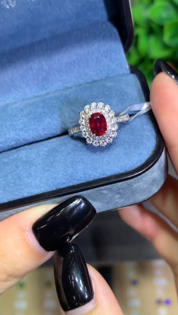 18K金镶嵌戒指红宝石1.02CT