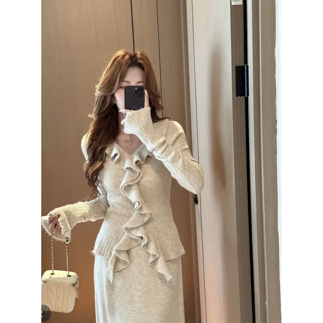 秋季温柔气质显瘦时尚针织法式收腰女装套装洋气设计感荷叶边上衣