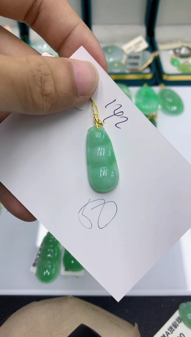 颈饰未镶嵌翡翠111111111