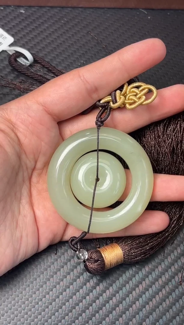 未镶嵌和田玉挂件若羌微色差挂件mk