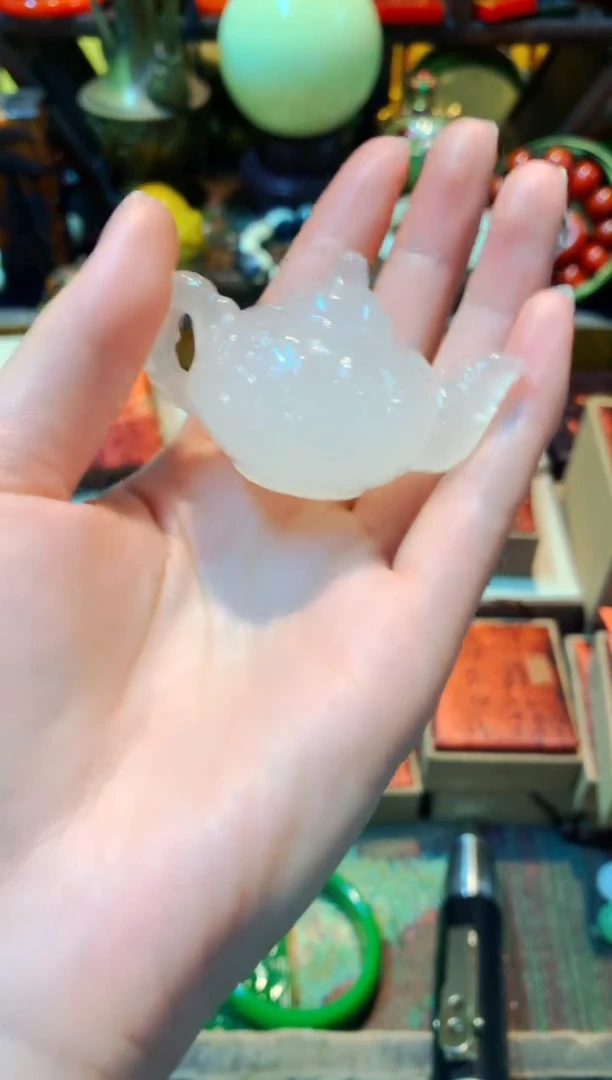 【闪购商品】琥珀裸石未镶嵌主播推荐。主播推荐