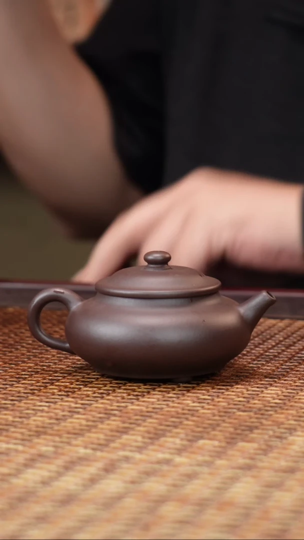 茶壶紫砂汀禾紫砂三足扁腹
