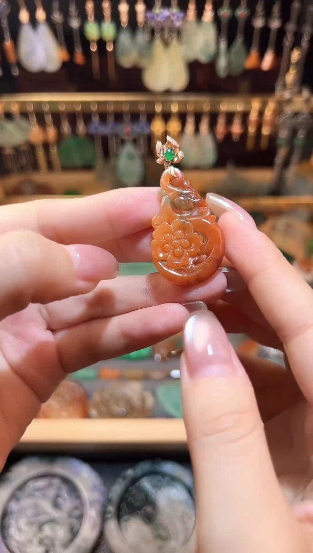 定制翡翠18K金镶嵌翡翠