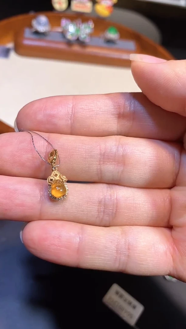 翡翠18K金镶嵌吊坠(不含链)吊坠