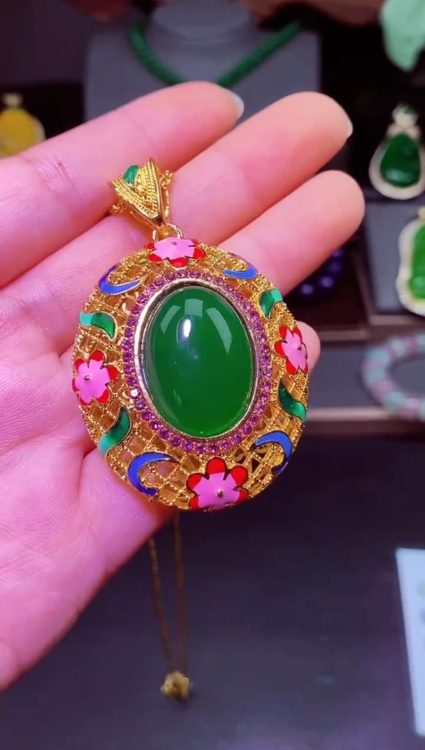 合金颈饰玛瑙/玉髓镶嵌景泰绿蛋面