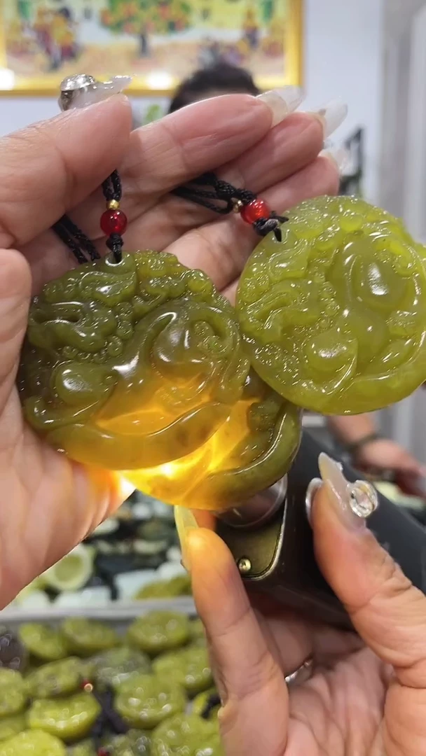 岫玉未镶嵌吊坠多样性发货发其中一件