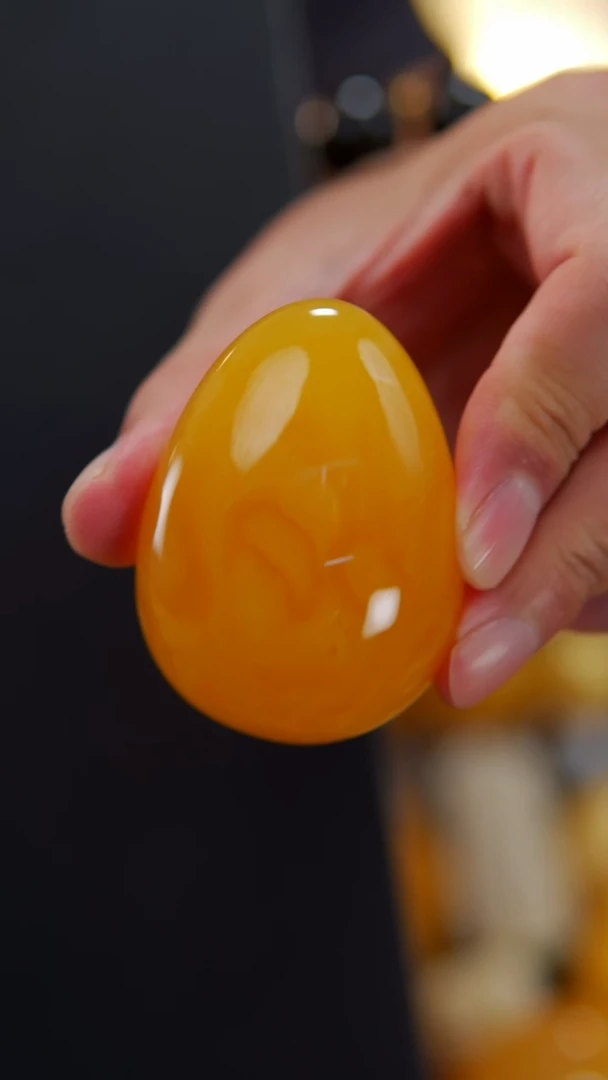【闪购商品】蜜蜡裸石未镶嵌焦皮料水滴吊坠51.2