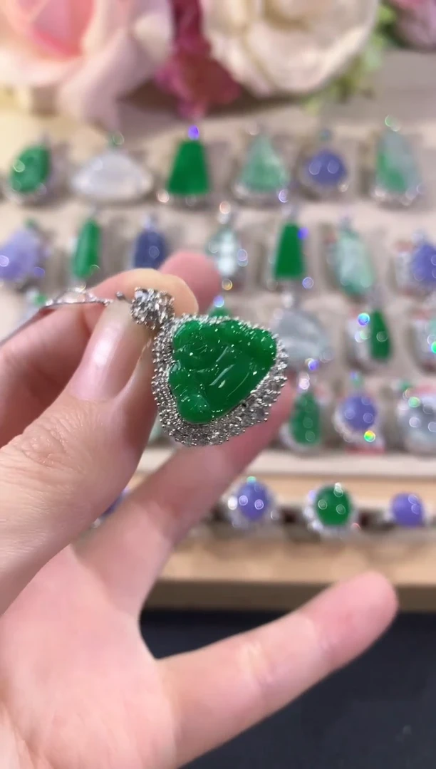 吊坠(不含链)18K金镶嵌翡翠冬日珠宝Q115