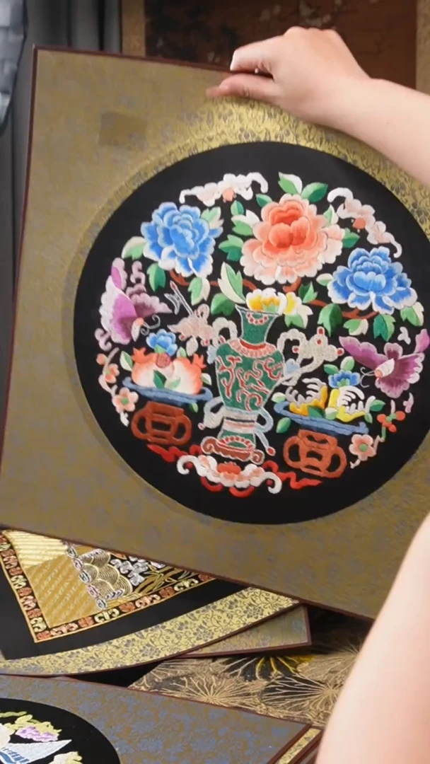 刺绣盘金挂画绣花非遗