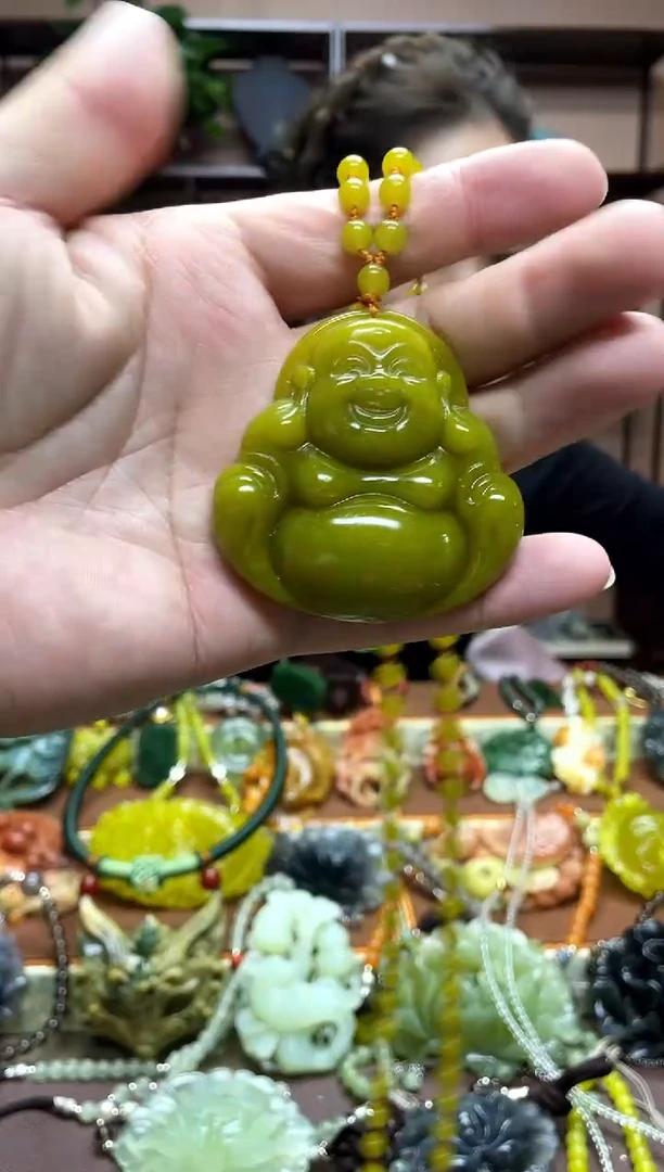 未镶嵌岫玉吊坠多样性发货发其中之一