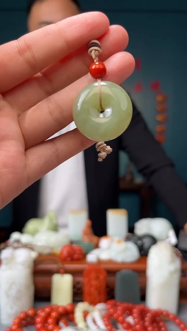 【闪购商品】和田玉颈饰未镶嵌平安扣