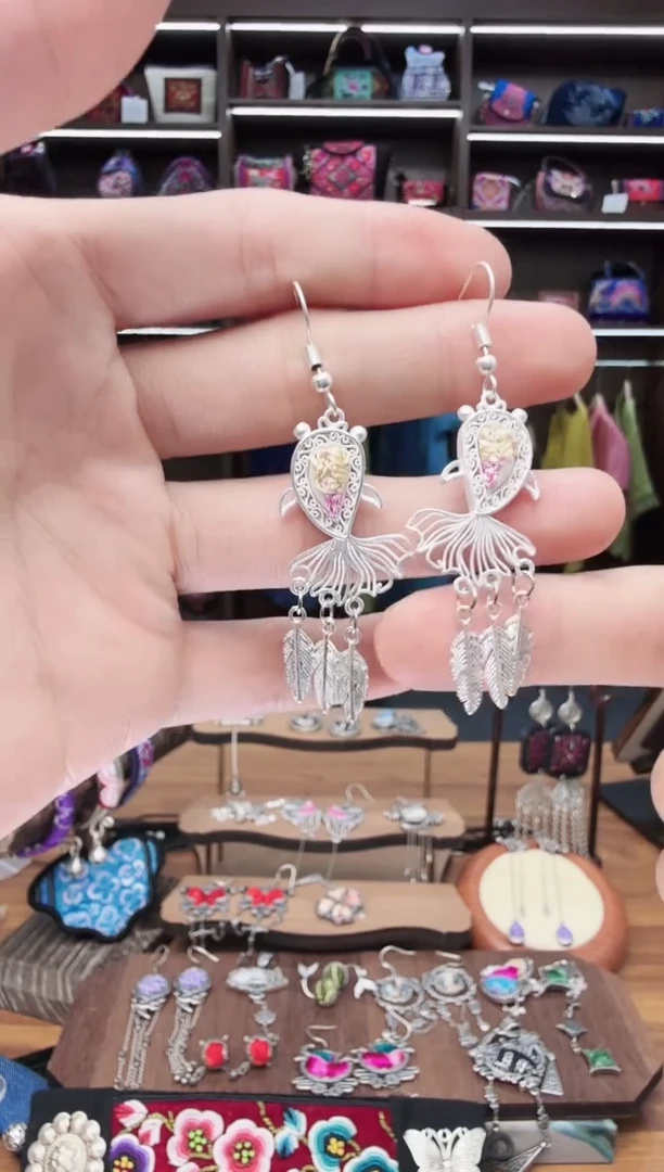 织绣103蒙阿苏苗绣传承店