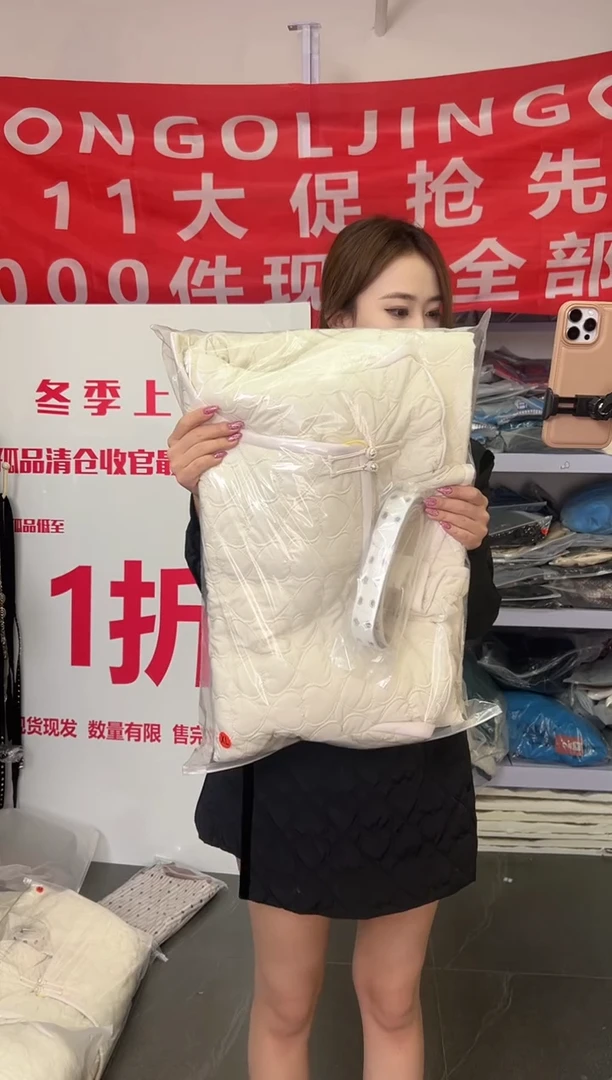 白色爱心棉服xl