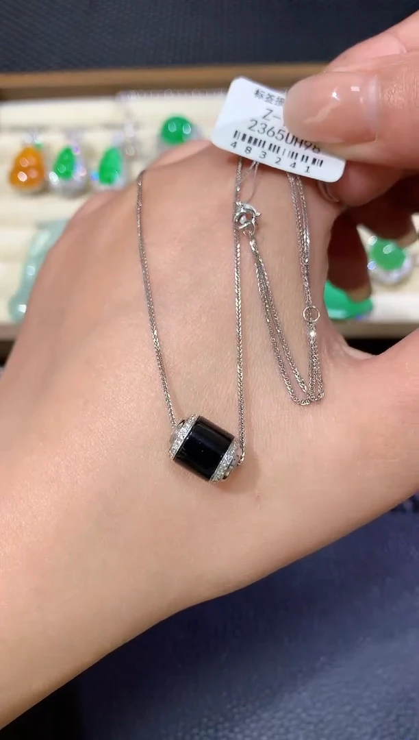 颈饰18K金镶嵌翡翠39