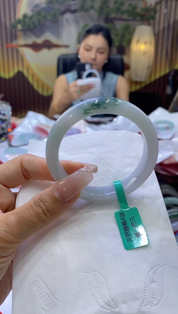 翡翠手镯未镶嵌?**儿00002533