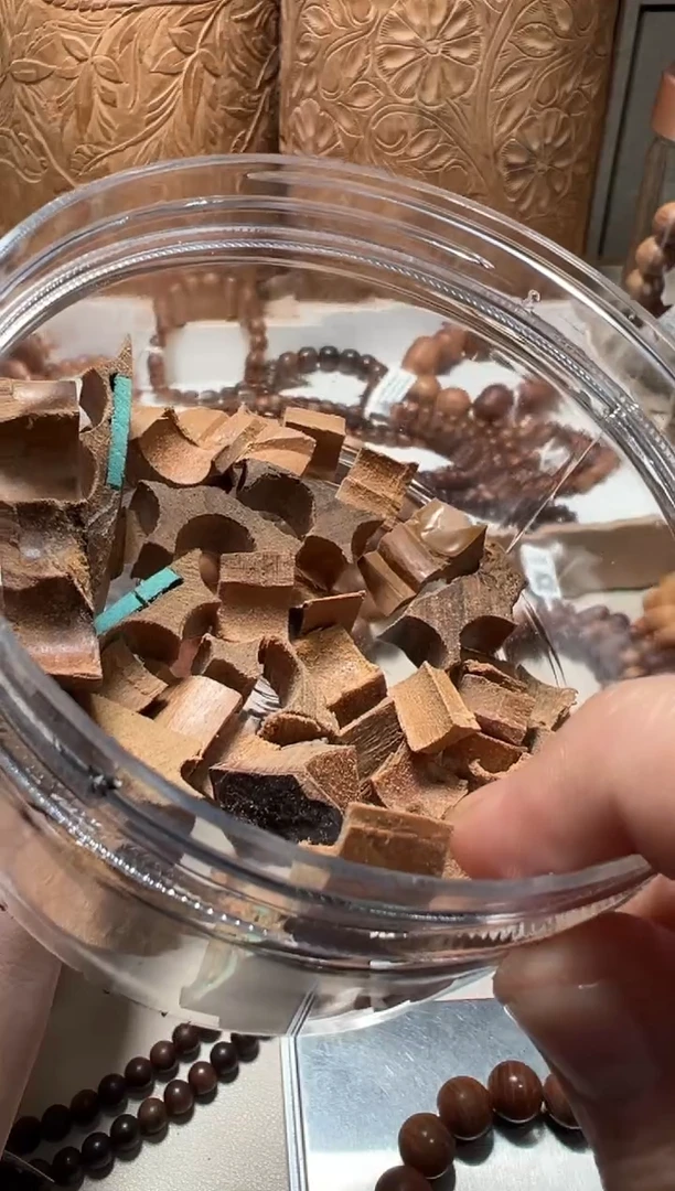 【闪购商品】檀香木其他供奉碎料15克