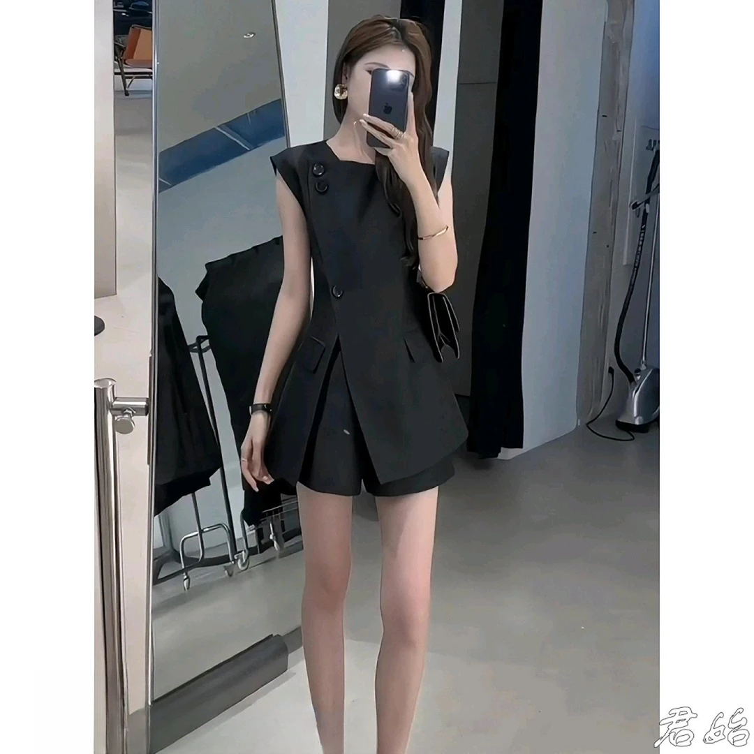 御姐风气质高级感套装女新款缎面西装马甲上衣高腰阔腿短裤两件套