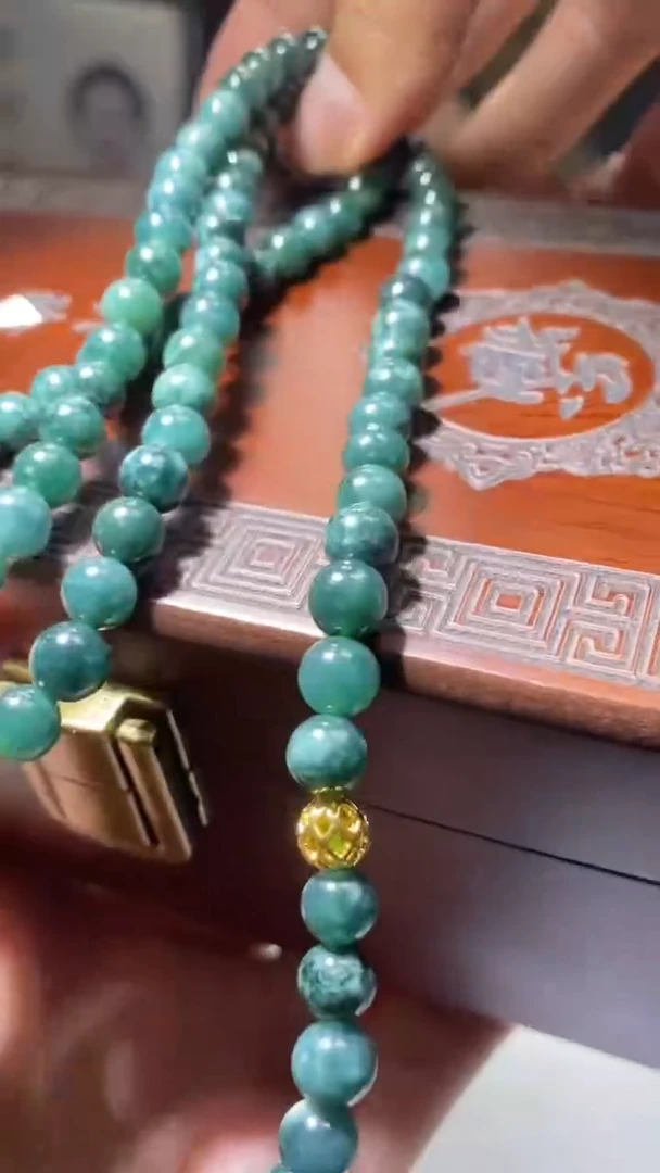 翡翠未镶嵌吊坠(赠链)7.3天然翡翠A货037