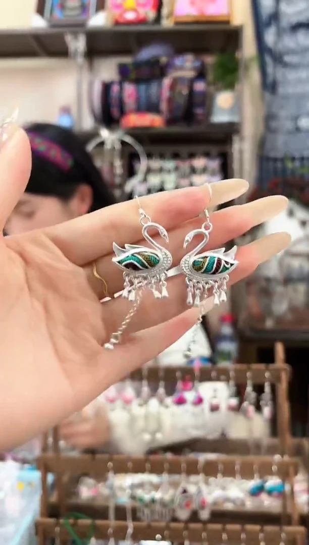 织绣民族风非遗老绣苗银饰品672