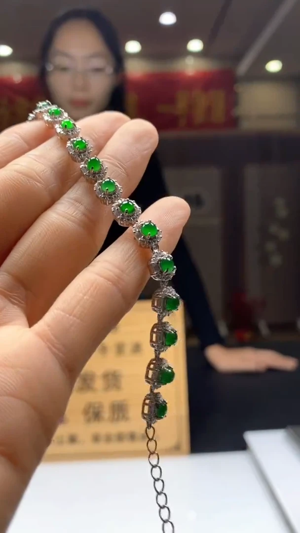 【闪购商品】翡翠颈饰未镶嵌********623