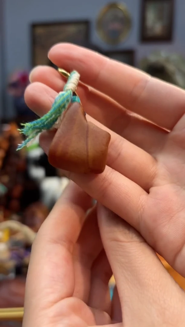 琥珀颈饰未镶嵌包挂