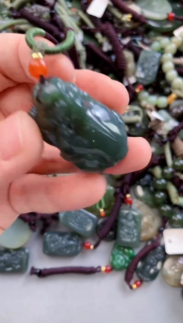 和田玉未镶嵌颈饰多样性发货  拍一发一