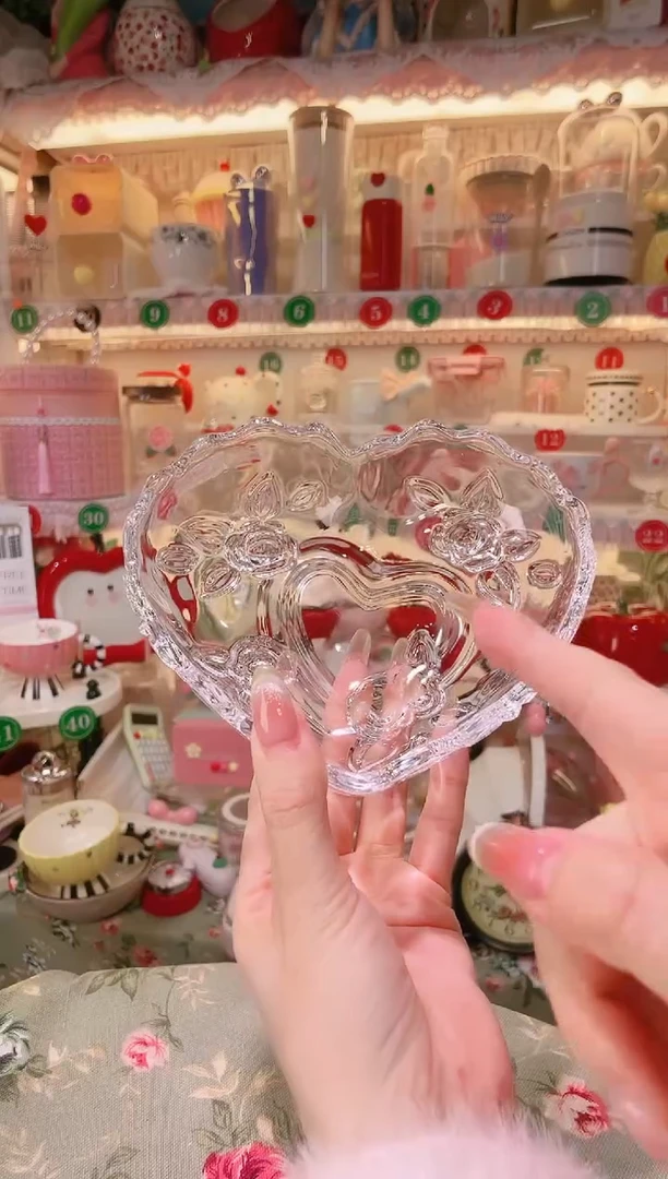 【闪购商品】摆件爱心玻璃碗开播福利，数量不多，快抢！