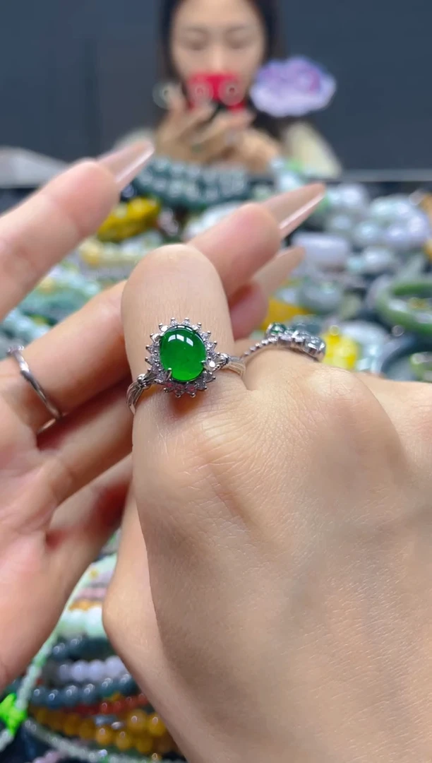 颈饰未镶嵌翡翠/U/翡翠A货，一件也是批发价