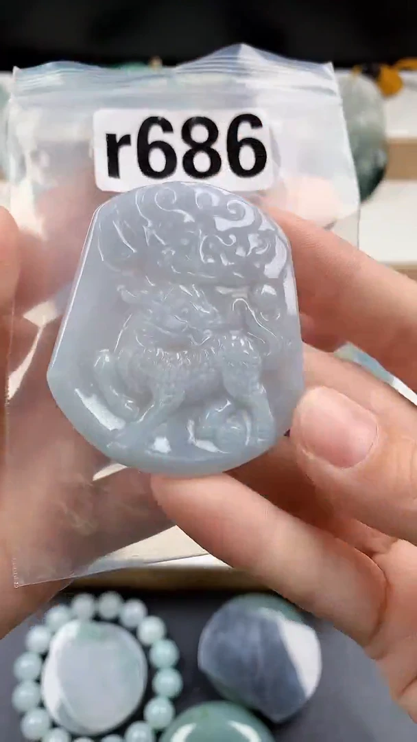 颈饰未镶嵌翡翠天然翡翠吊坠挂件