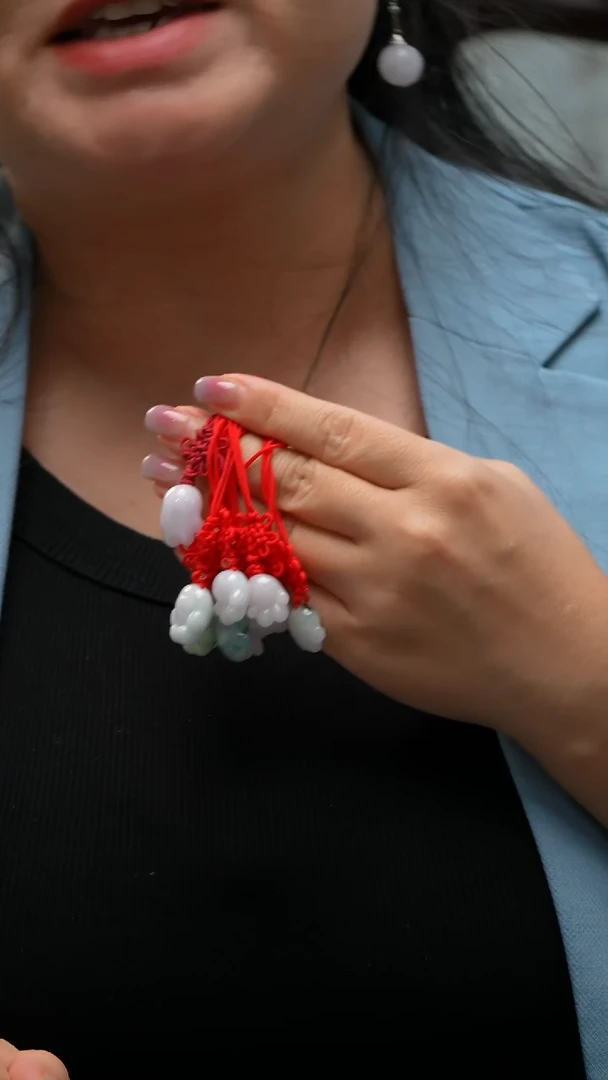 颈饰未镶嵌翡翠猫爪多样性发其一