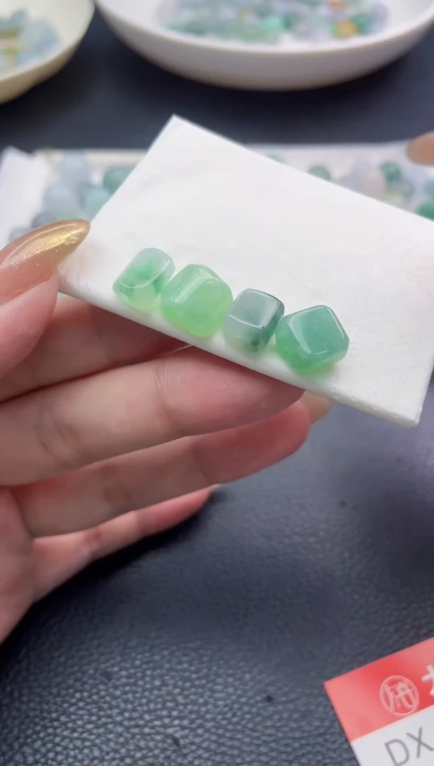 未镶嵌定制翡翠傅*珠子