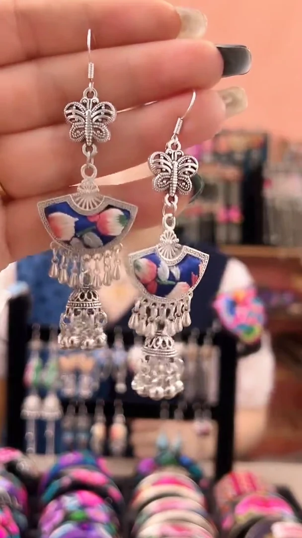 织绣云织谣老绣饰品7