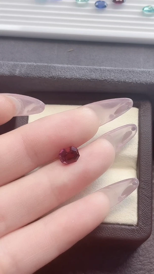 未镶嵌裸石石榴石天然宝石红色1.45ct