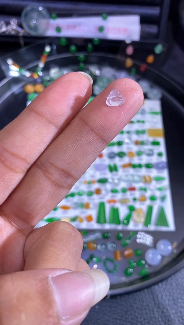 未镶嵌挂件翡翠佛公