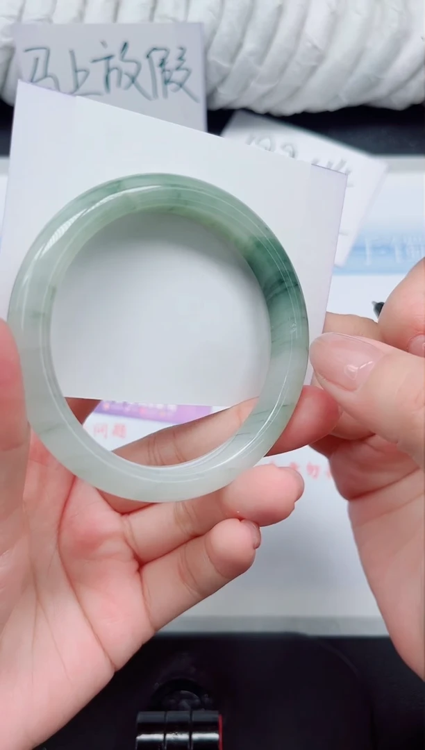 【闪购商品】石英质玉手镯未镶嵌95#57