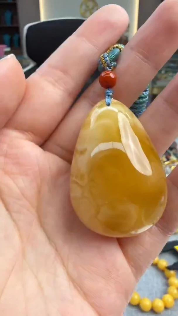 琥珀颈饰未镶嵌136秒拍号 假一罚三