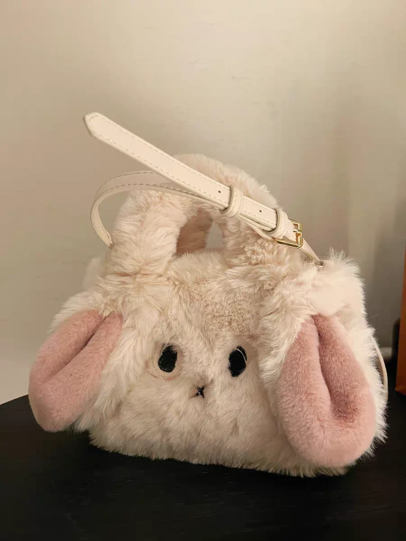 毛绒绒奶糖兔包女2025秋冬新款小众设计可爱手提单肩斜跨毛毛包
