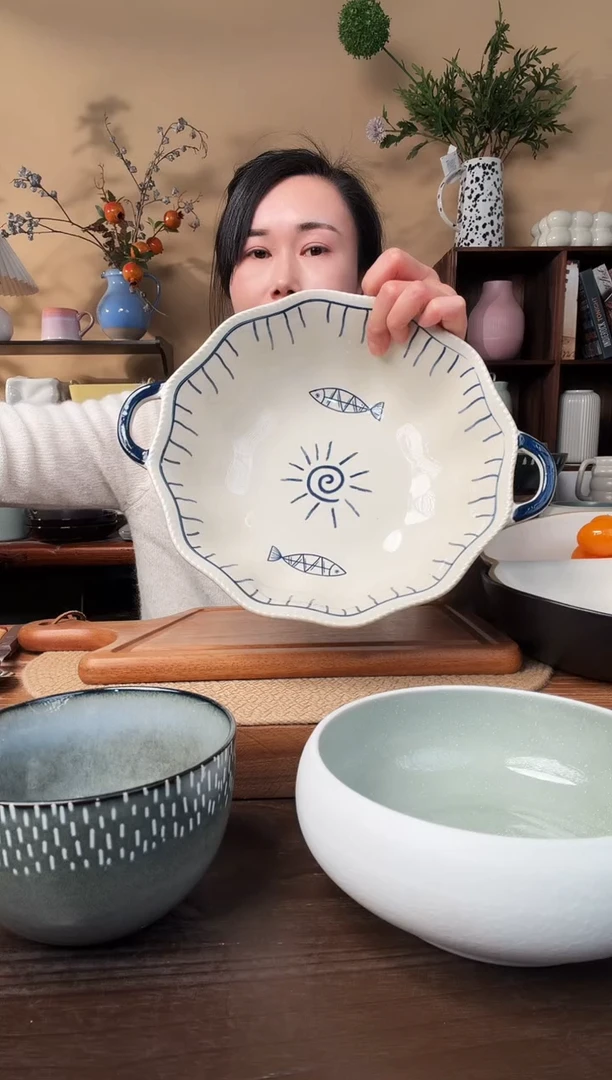 9.5英寸花边手绘小鱼双耳大汤碗微瑕