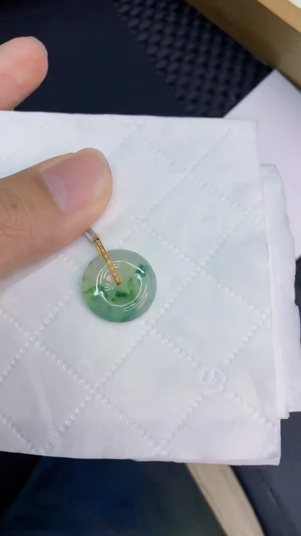 翡翠18K金镶嵌吊坠(不含链)1