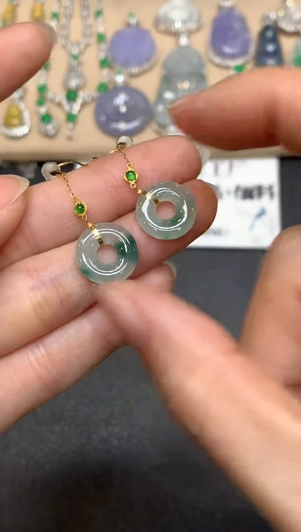 18K金镶嵌翡翠耳饰【无服务费