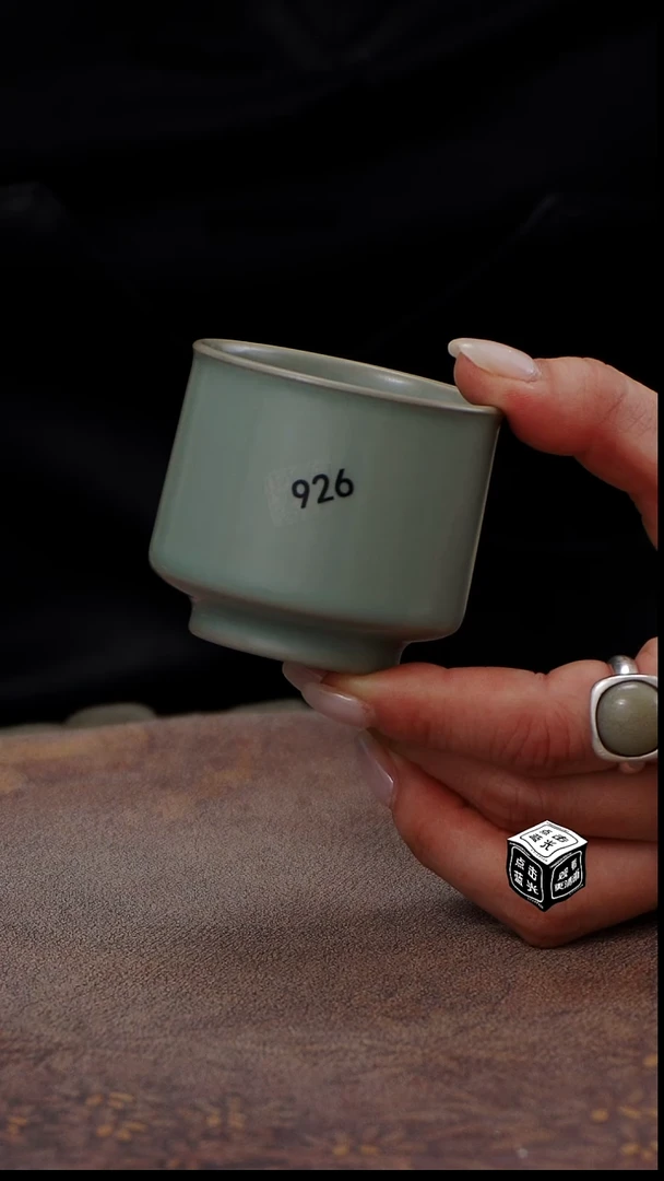 瓷片926 直口马蹄杯70ccc匠工款君绿釉