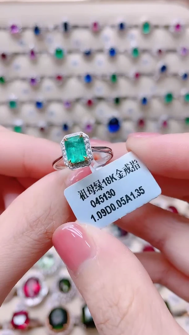 18K金戒指18K金镶嵌祖母绿1