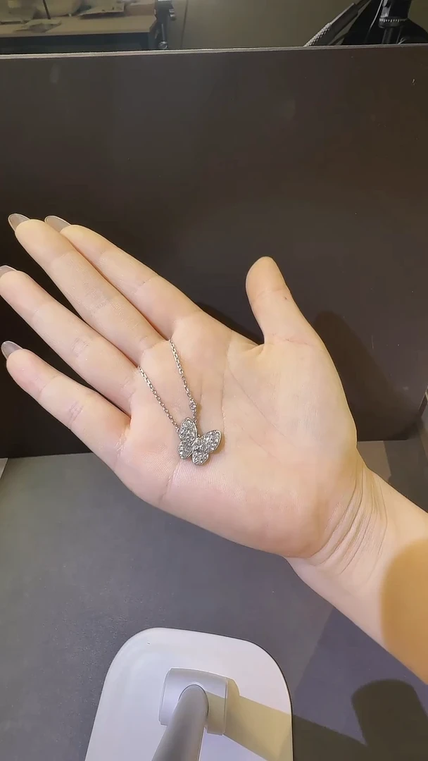 颈饰钻石18K金镶嵌蝴蝶套链