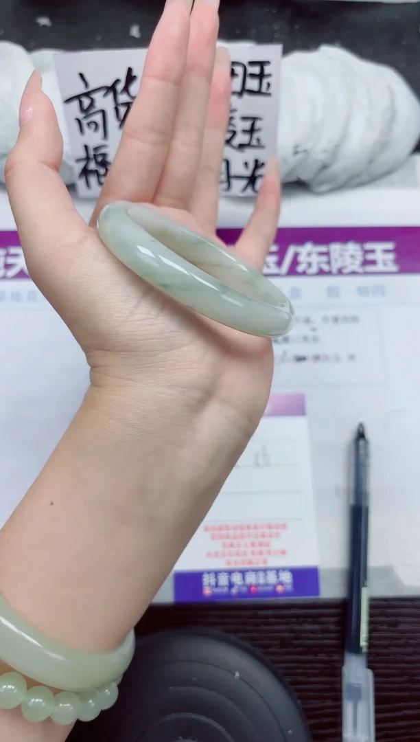 未镶嵌手镯石英质玉A124-55.56