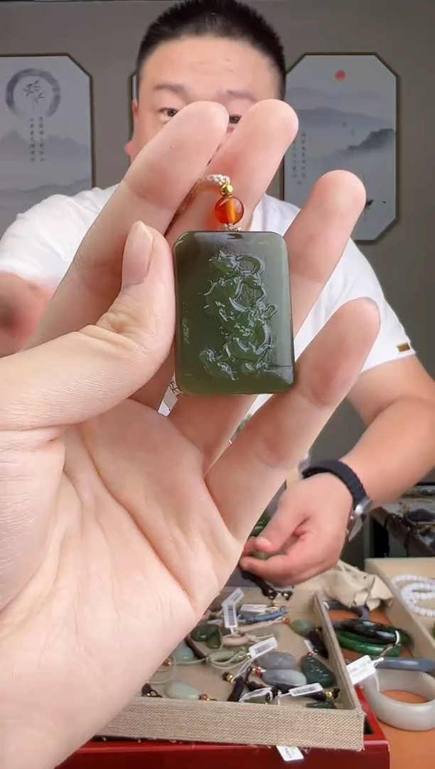 颈饰未镶嵌和田玉一物一证 拍一单发一个