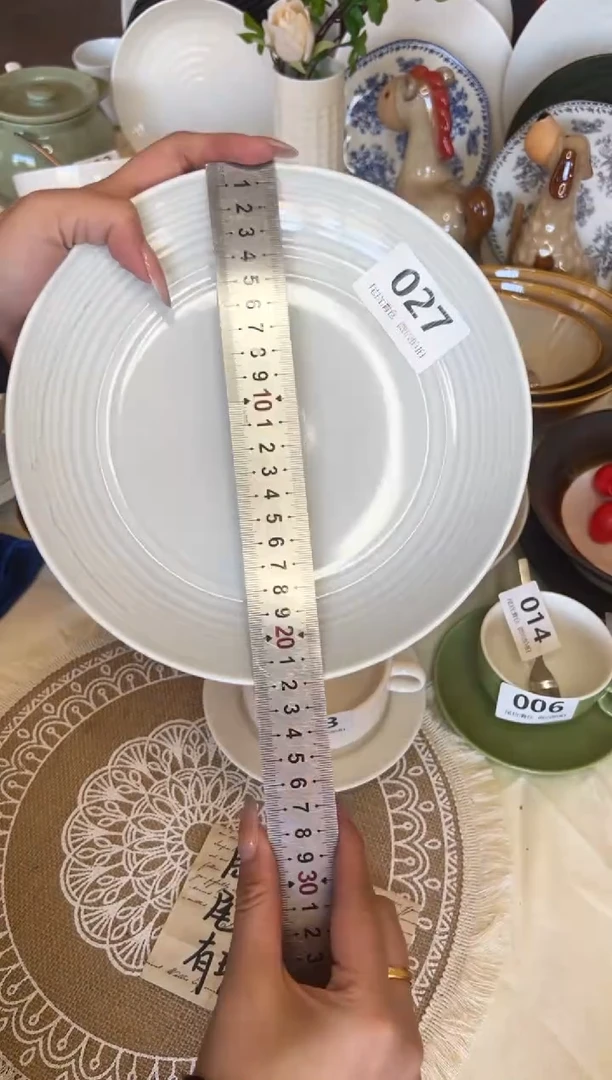 新骨瓷027瑕疵灰浅灰 8,75寸盘