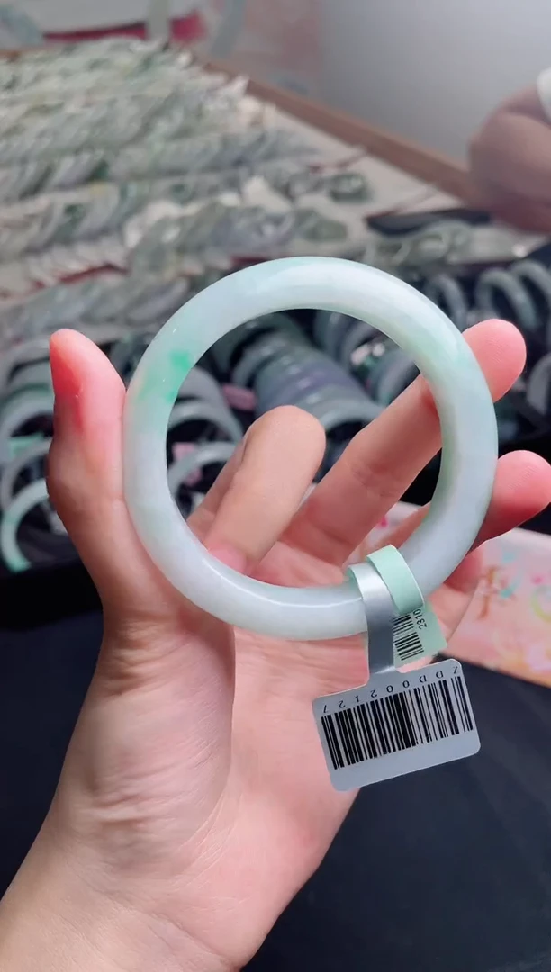 未镶嵌手镯翡翠白底青正阳 5253 07