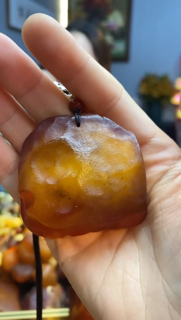 未镶嵌颈饰琥珀吊坠