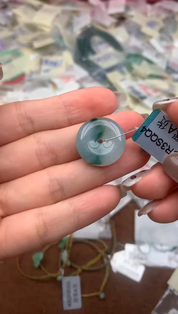 未镶嵌挂件翡翠—