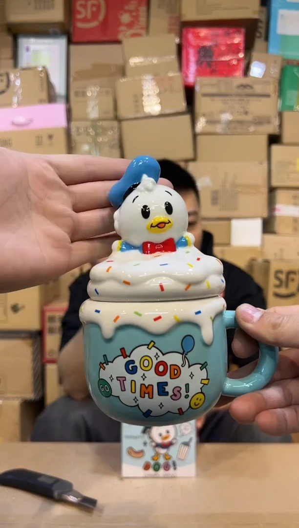 【闪购商品】杯原盒松松造型唐老鸭带盖杯